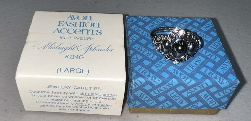 Avon Vintage 1975 Moonlight Splendor Ring Size L